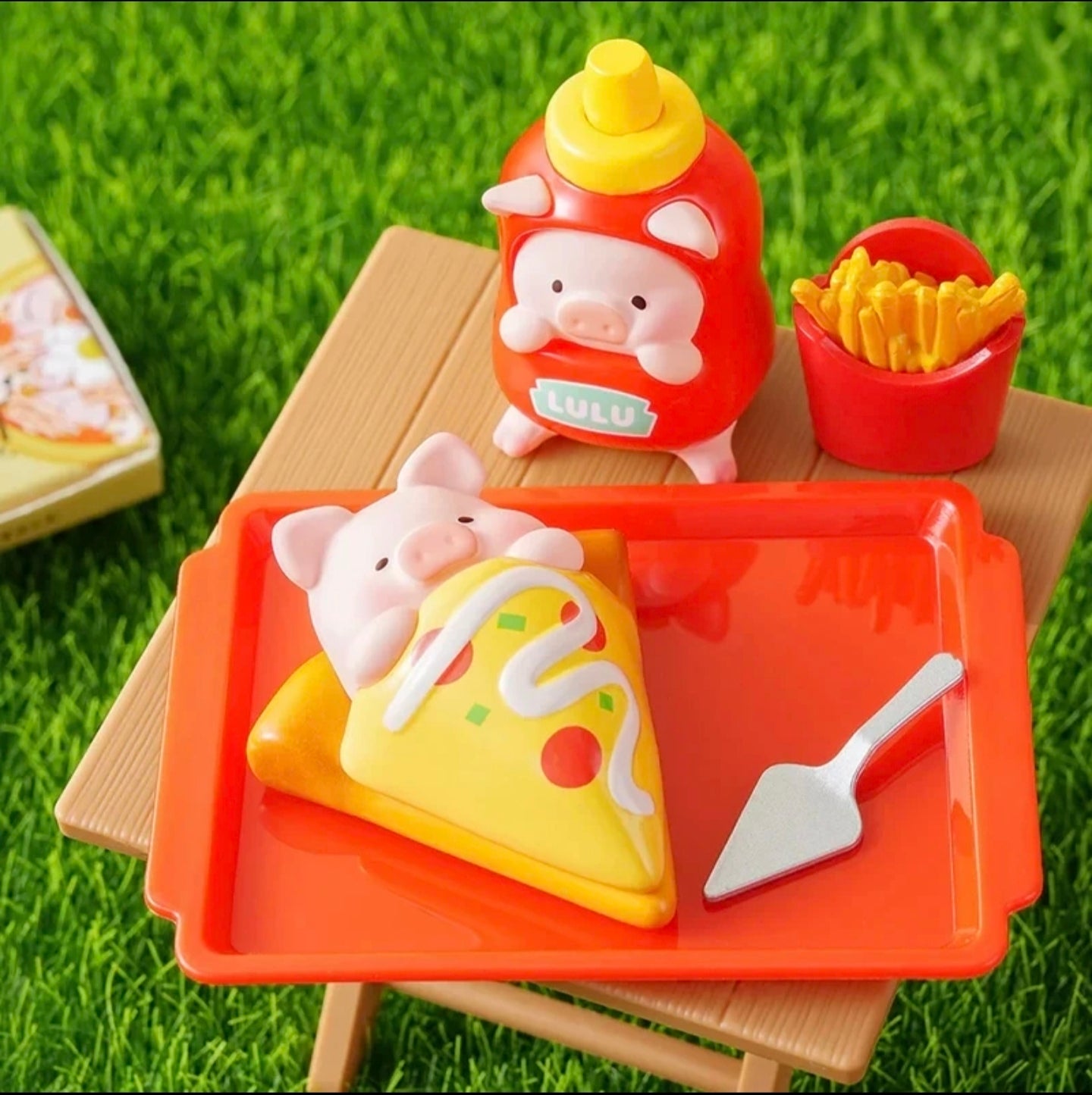 882. LULU THE PIGGE Picnic Party Series Mini Beans Blind Bag