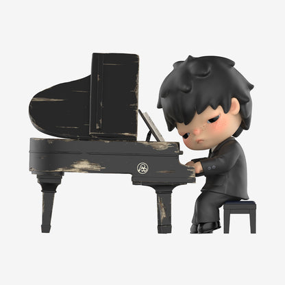 1666. Hirono The Pianist Figure