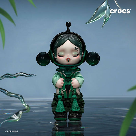 916. SKULLPANDA x CROCS OOTD Figure