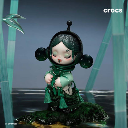 916. SKULLPANDA x CROCS OOTD Figure