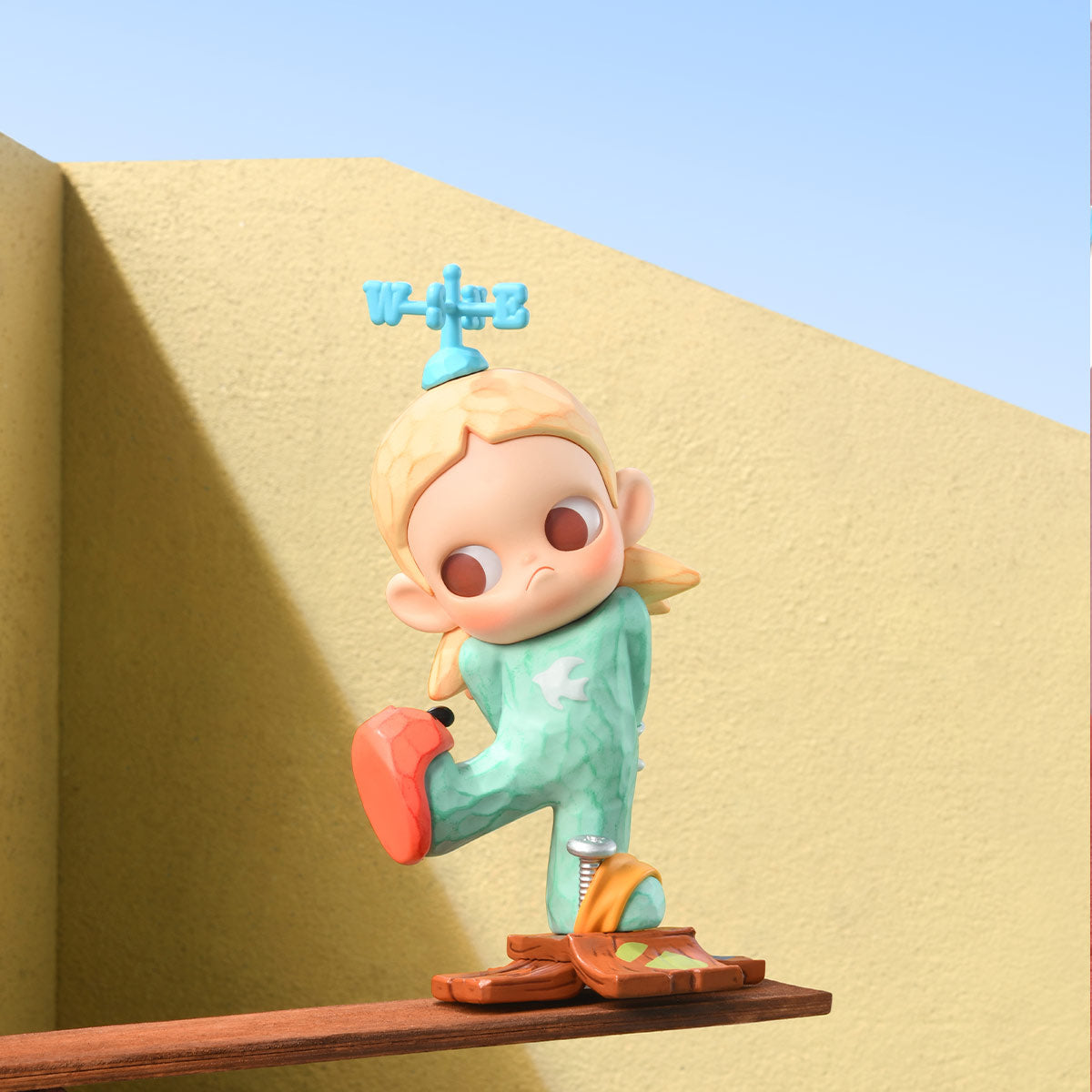 1382. Zsiga Under the Sun Series Figures