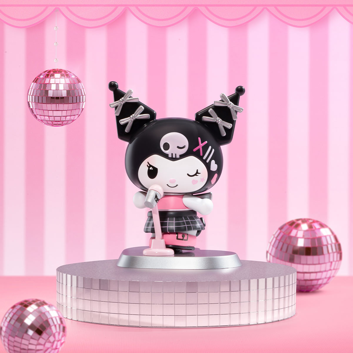 1477. HELLO KITTY AND FRIENDS Pink Party Series Figures