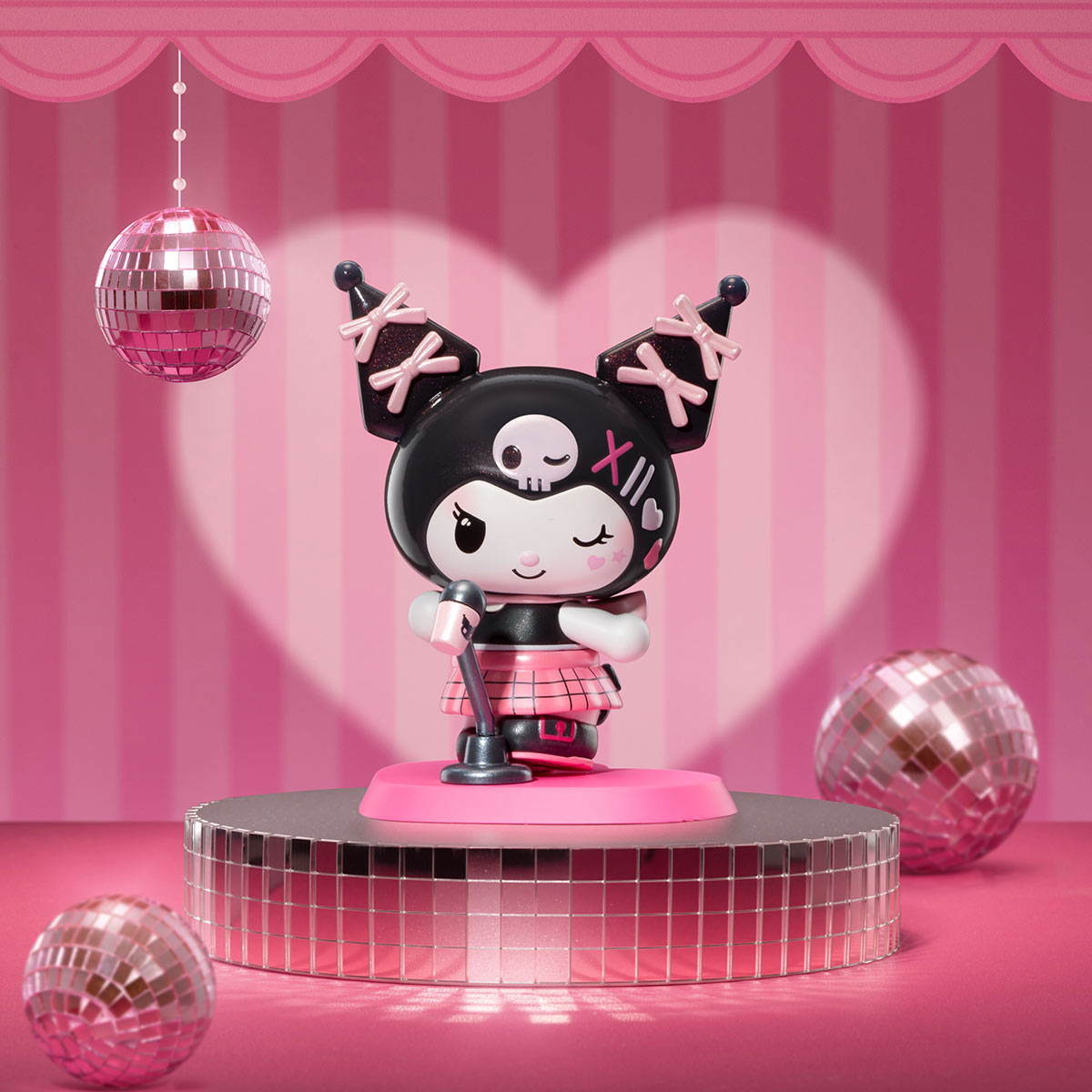 1477. HELLO KITTY AND FRIENDS Pink Party Series Figures