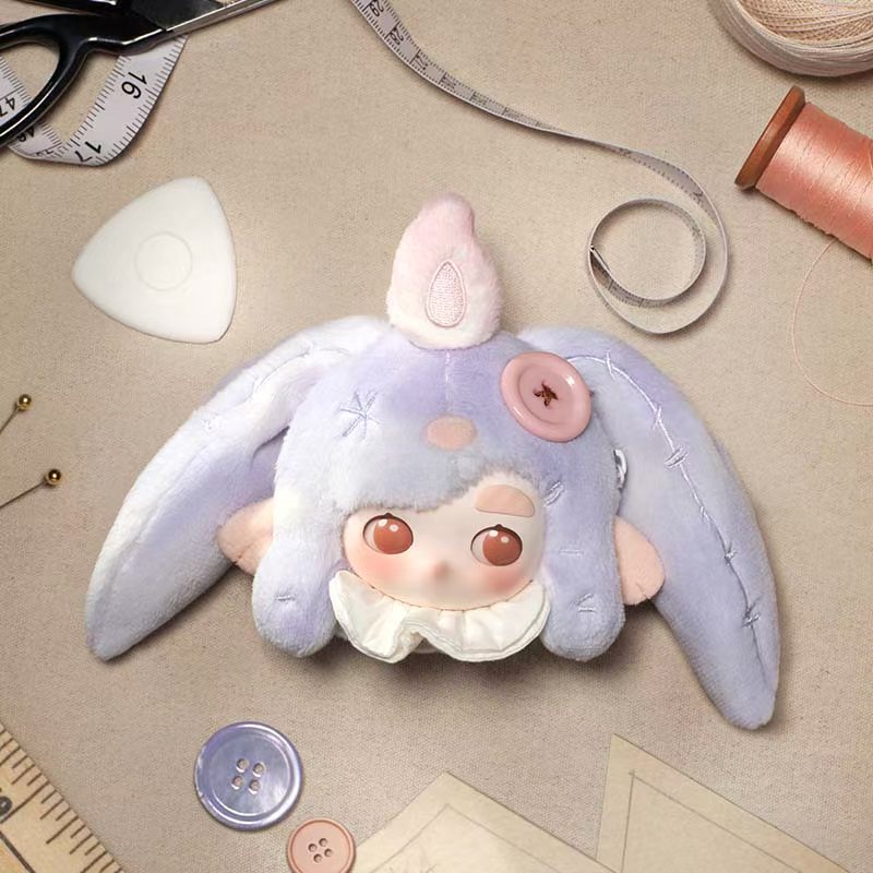 2009. Chaka Stitch by Stitch-Perfect Eyes Earphone Case