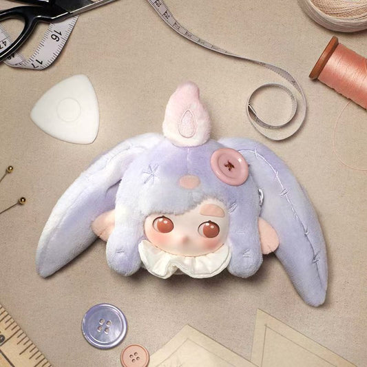 2009. Chaka Stitch by Stitch-Perfect Eyes Earphone Case