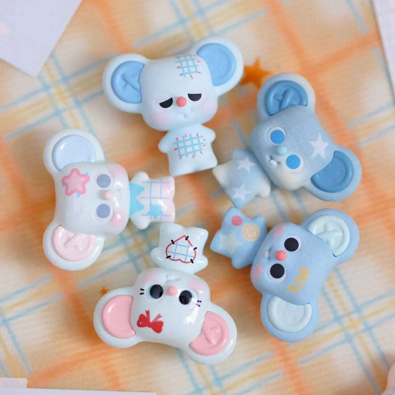 1748. MIL'S Buttons & Weaving Series Beans Blind Bag
