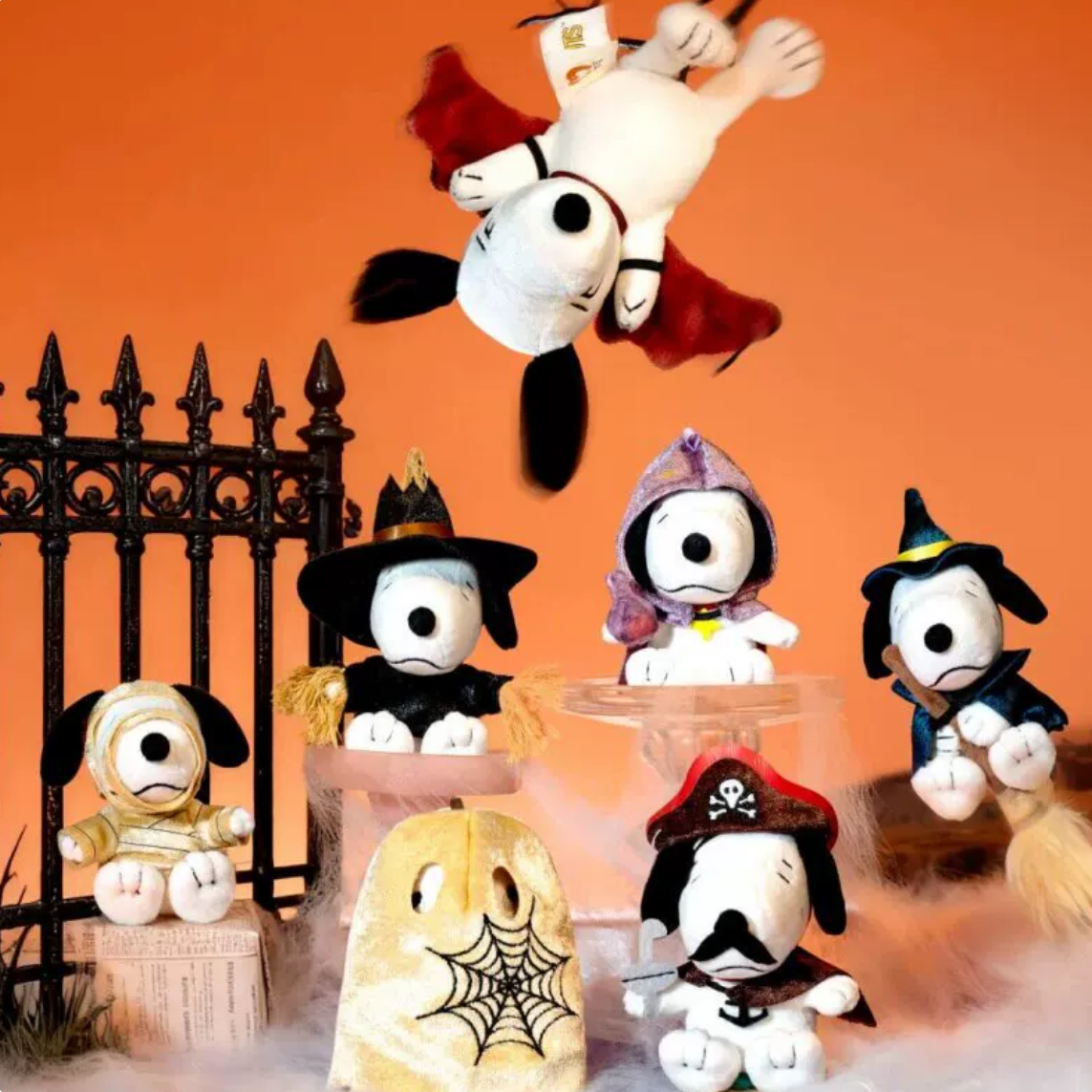 1961. SNOOPY Mischief Party Series Plush Blind Box