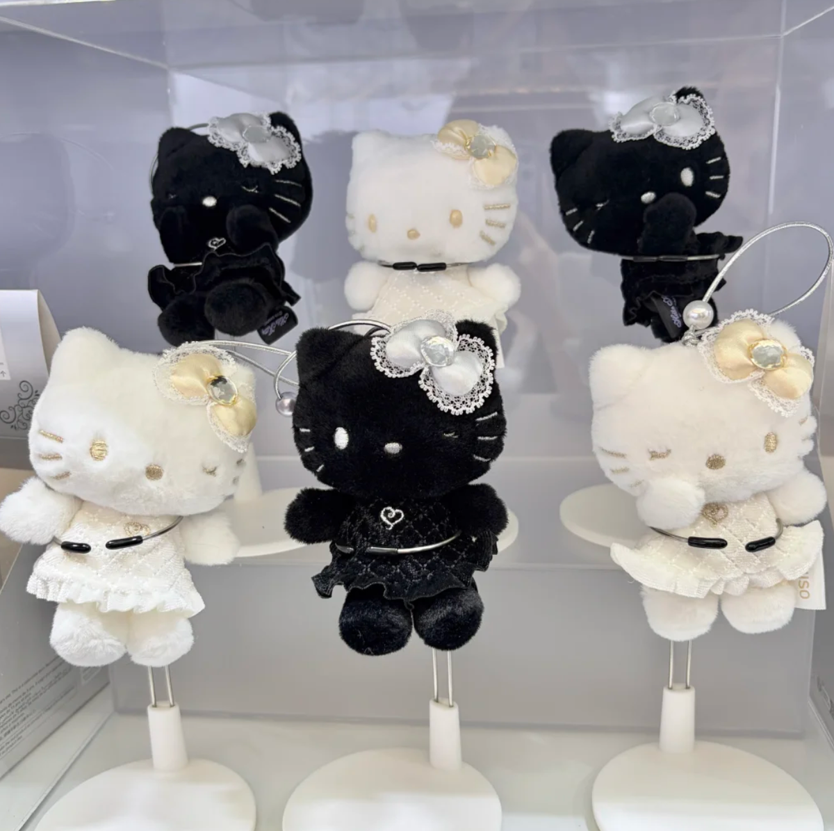 2259. Hello Kitty Elegant Daily Series Collection