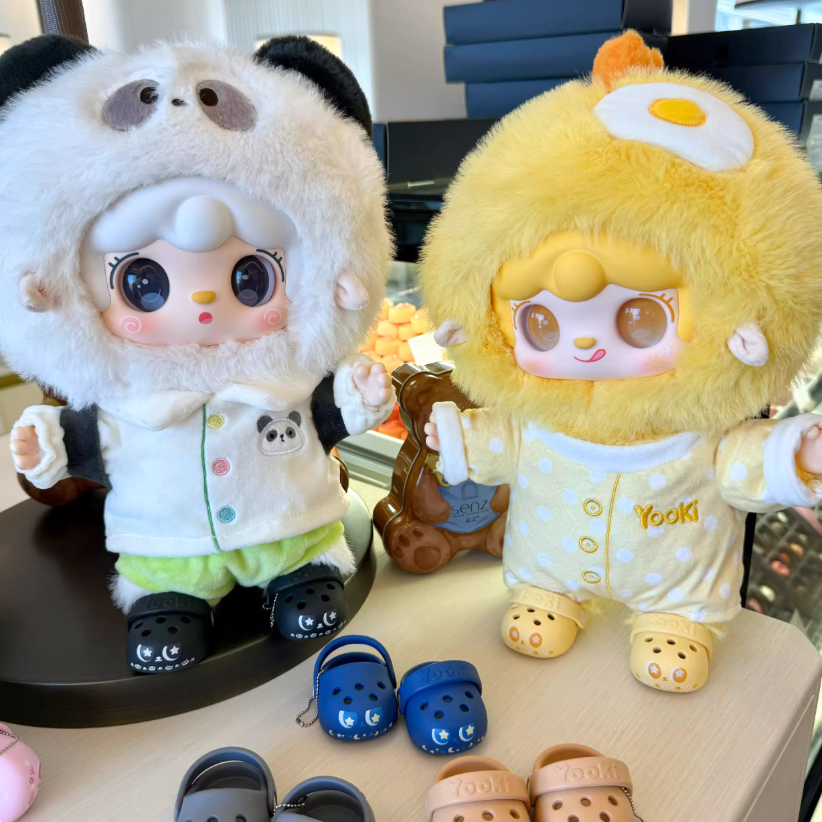 833. Yooki Cute Groove On Series Perforated Shoes Blind Bag