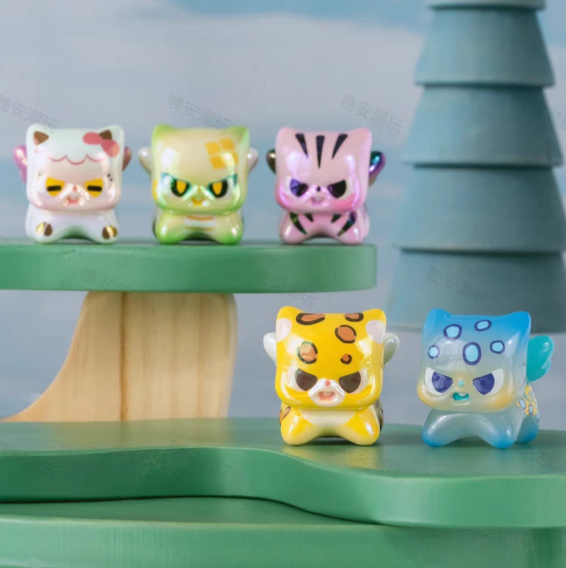 849. Pitty On The Prowl Series Beans Blind Bag